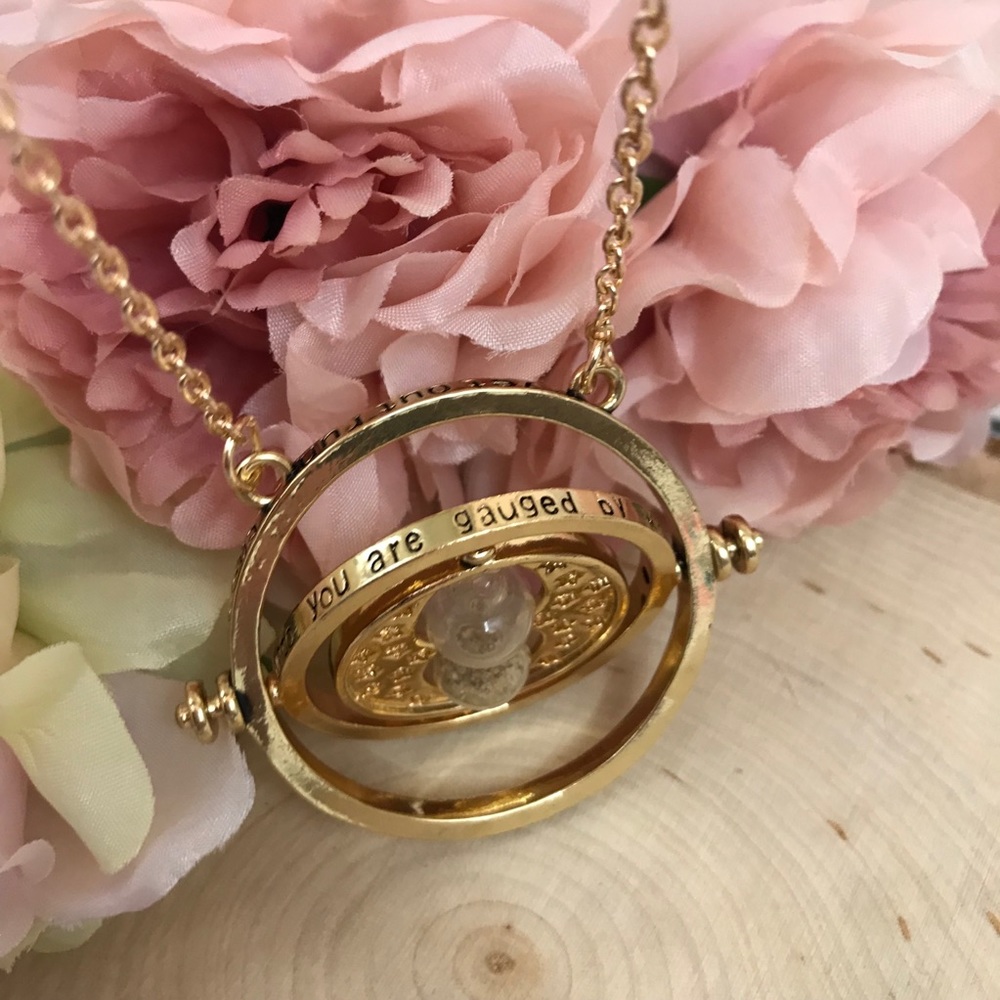 Harry Potter Gold Time Turner Sand Hourglass Pendant Necklace - Picture 5 of 10